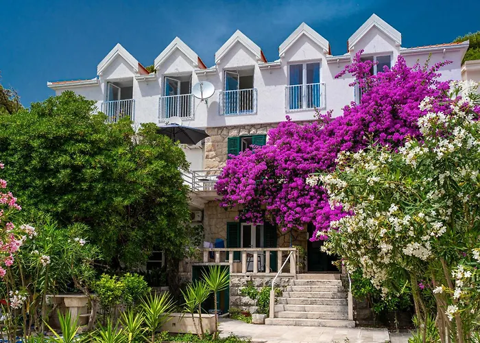Aurora Beachfront Luxury Rooms&Suites