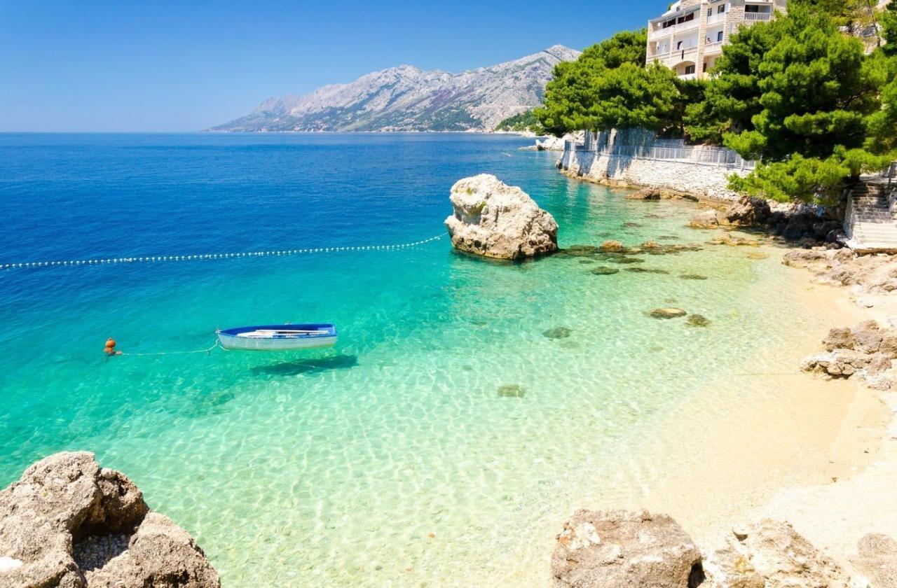 Aurora Beachfront Luxury Rooms&suites Gasthof Brela