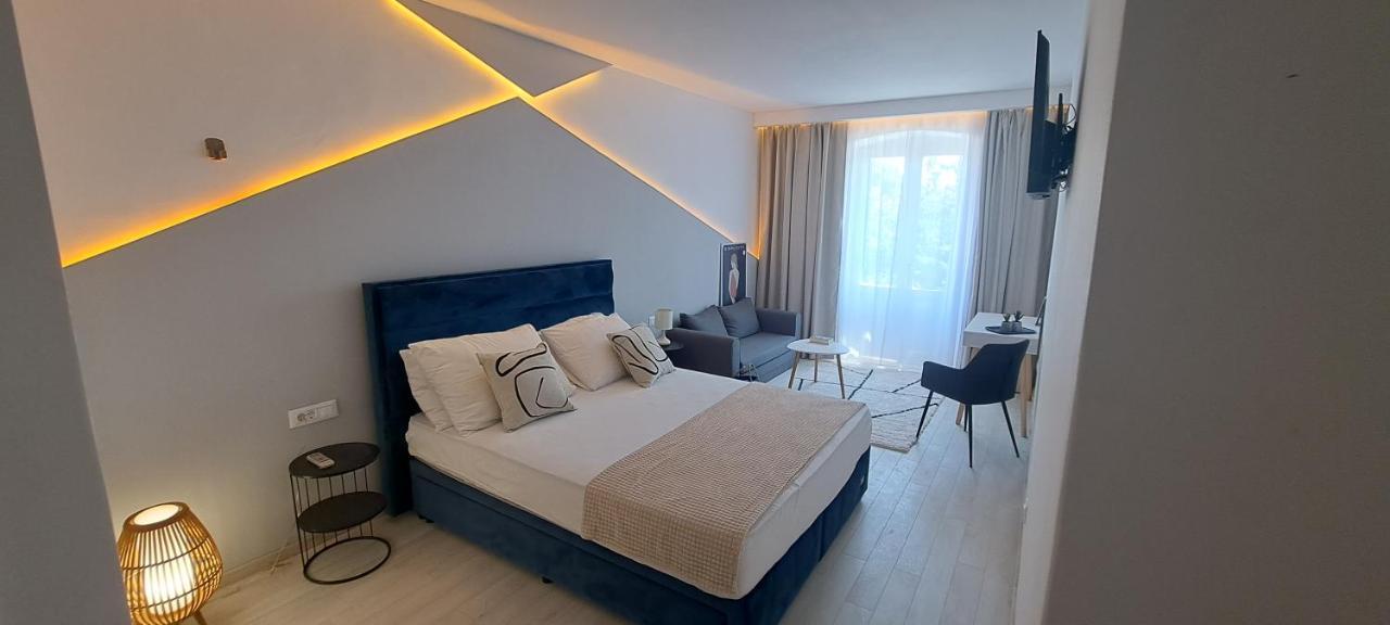 Aurora Beachfront Luxury Rooms&suites