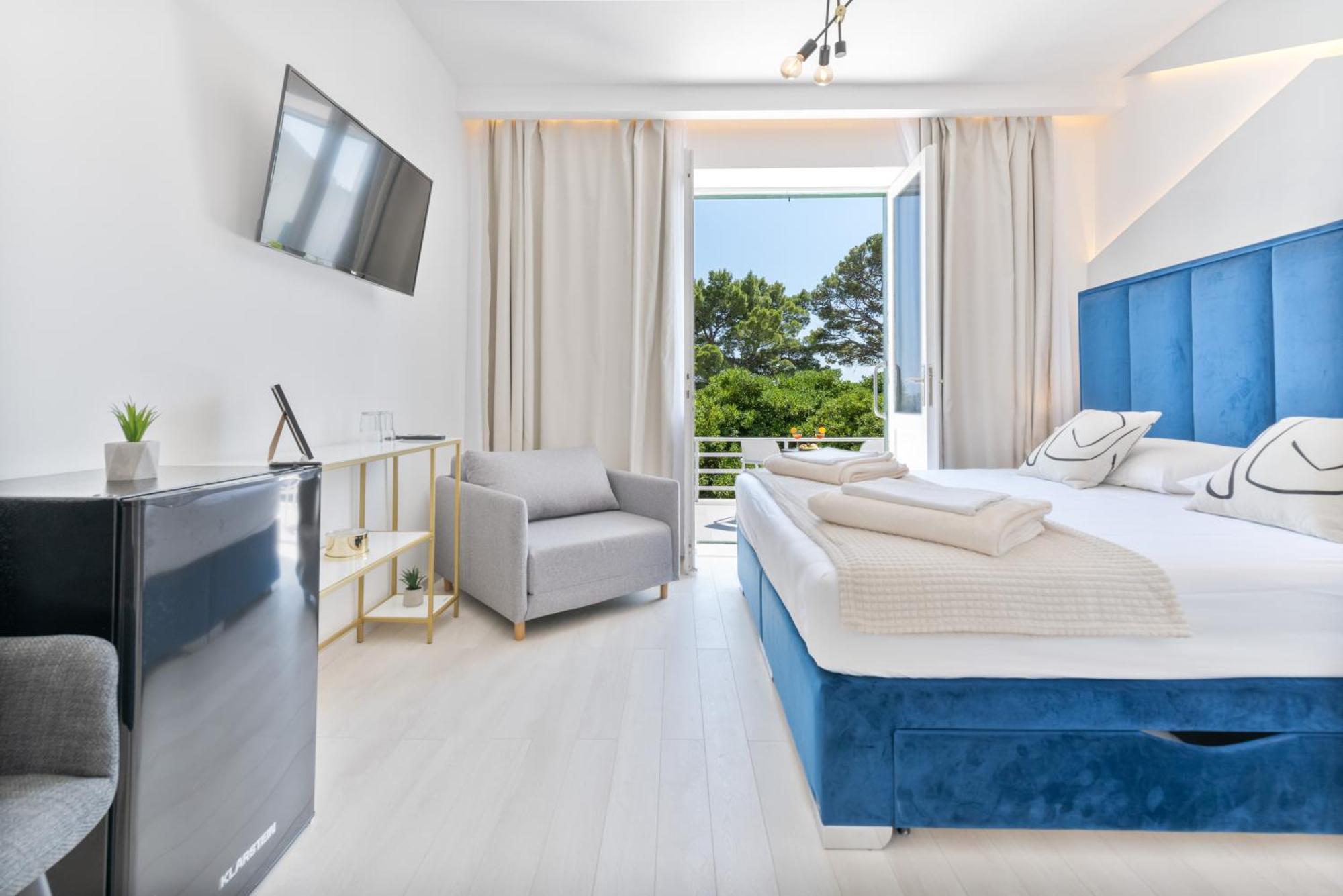 Aurora Beachfront Luxury Rooms&suites 4* Brela