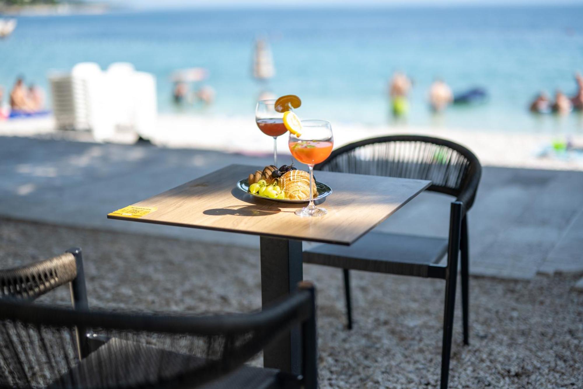 Guest house Aurora Beachfront Luxury Rooms&suites