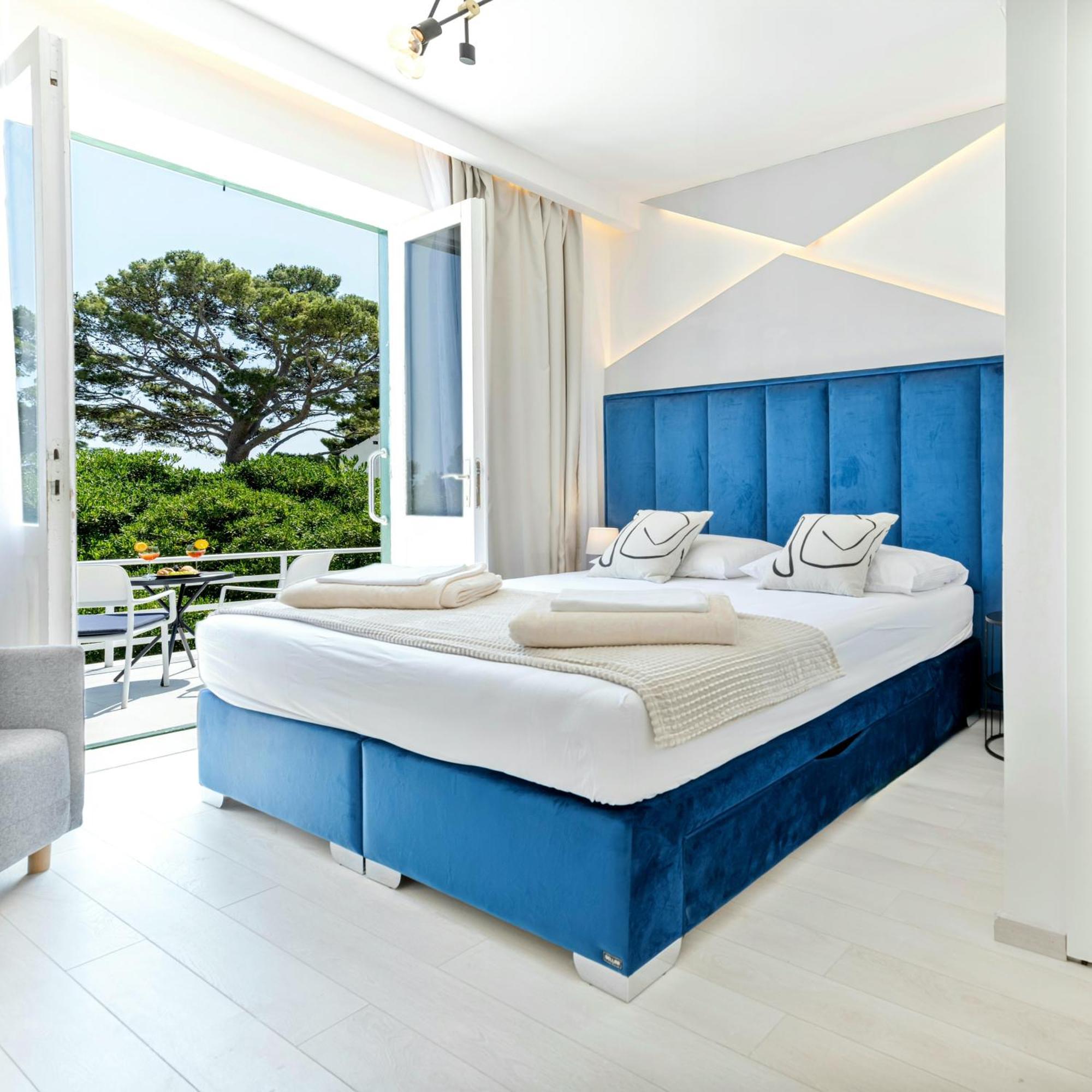 Aurora Beachfront Luxury Rooms&suites Guest house 4*